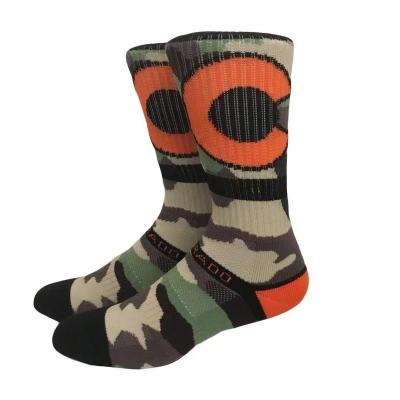 China Wholesale Custom Antibacterial Camouflage Pattern Basketball Elite Sport Compression Terry Cushion Outdoor Rising Jacquard Knit Socks for sale