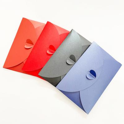 China Recyclable Custom Printed Black Red Yellow Rigid Cardboard Mailer Envelope Packaging With Self Seal zu verkaufen