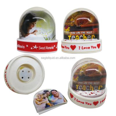 China Plastic Photo Display Home Decoration Water Musical Snow Globe With Customized 3D Picture Frame Snow Rubber Base Snow Dome for sale