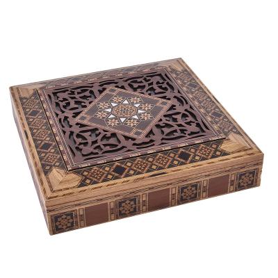 China Sustainable Luxury Color Square Wood Carving Printing Chocolate Box Wholesale Candy New Chocolate for sale