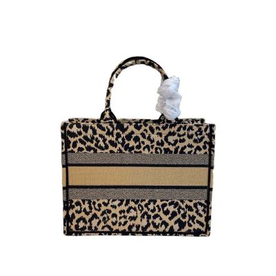 China Portable 2023 New Years Fashion Embroidery Tote Bags Women Handbags Luxury Leopard Print Famous Brand Designer Bag for sale