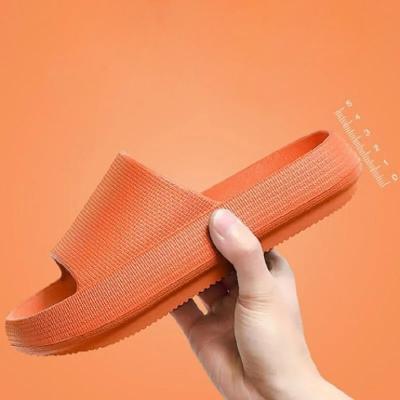 China Fashion Trend Shoes Women Thick Bottom Indoor Bathroom Ladies/Men Slippers Slippers Soft Anti-skid Slides for sale