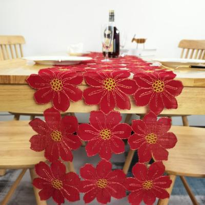 China Custom Wholesale Embroidered Red Embroidery Home Decoration Poinsettias Christmas Table Runner For Wedding for sale