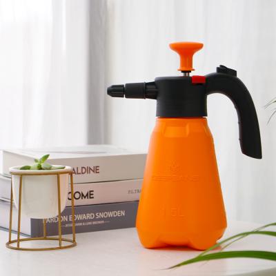 China Hot Sale Plastic High Pressure Garden Sprayer Deepbang Hand Pump All-Season 1.5L 13*26.9cm Portable All-Season 1L/1.5L Thanksgiving for sale