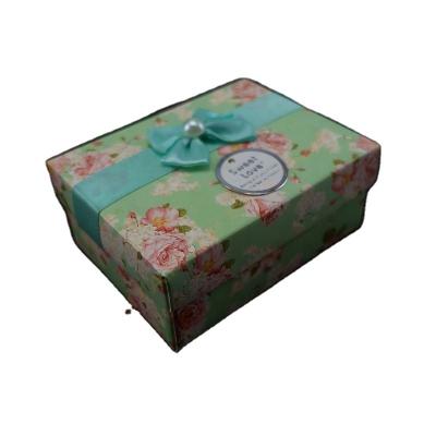 China Custom Recycled Materials Kraft Paper Gift Packaging Box For Mother's Day for sale