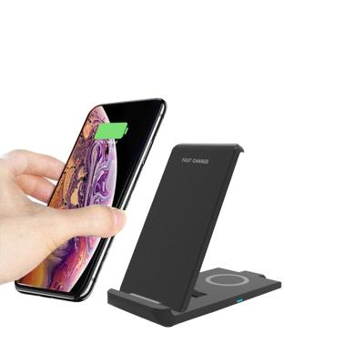 China Folding Radio Charger 2 IN 1 Fast Charging Hot Selling Product Two In One Portable PD20W Wireless Fast Charger For Phone With Wholesale Price for sale