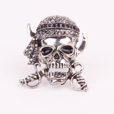 China Punk Mens Skulls Crystal Zinc Alloy Head Rings Adjustable Fashion Silver Pirate Skull Custom Ring for sale