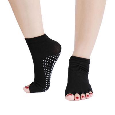 China Custom Logo Breathable 5 Toe Socks QUICK DRY Customized Anti Slip Non Slip Yoga Five Finger Socks for sale