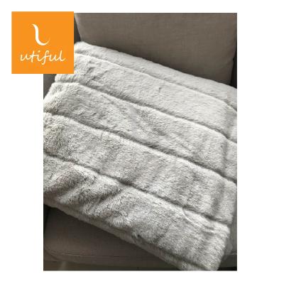 China Popular Even PASSIONATE Reversible Solid Cutting Ivory Faux Fur Blanket for sale