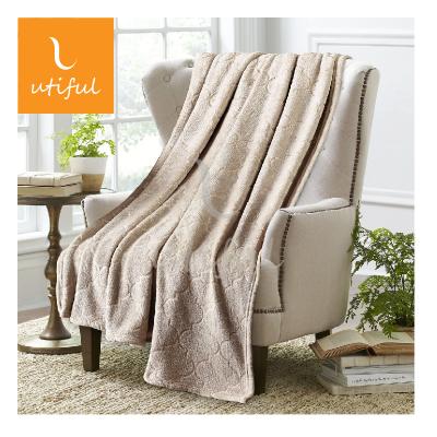 China 2021 High Quality WARM Foil Printed 100% Polyester Beige Flannel Fleece Blanket For Sofa for sale