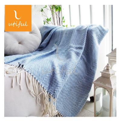 China Top Level Pattern 100%Acrylic Chevron Woven Anti-pilling Throw Blanket With Tassels For Decoration for sale