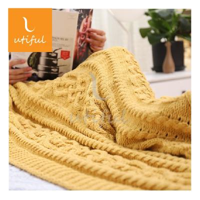 China Anti-pilling 130x150cm Super Soft Polyester Knitted Chenille Throw Blanket For Decoratiom for sale