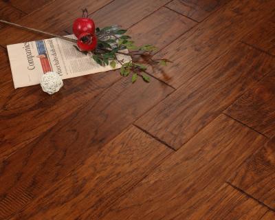 China Traditional Barrel ABCD Grade Hickory 12 Mm Hardwood Engineered Wood Flooring for sale