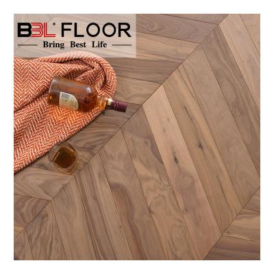 China Modern European Walnut Oak Herringbone Parquet Look Engineered Flooring for sale