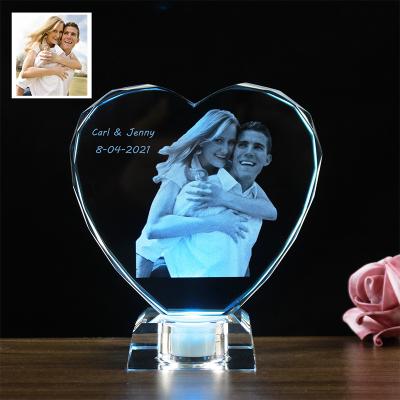 China Europe Unique Personalized Image Etched Crystal Heart Engraved Photo Prize Engraved With LED Light Base for sale