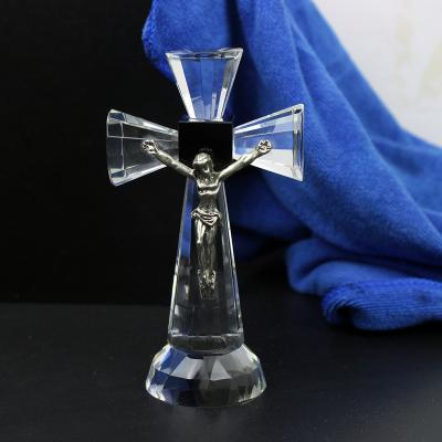 China China Classic Crystal Jesus Design on Cross Figurines for Baby Baptism Gift for sale