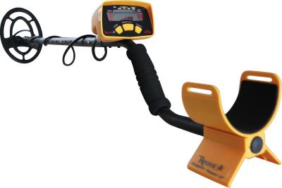 China High Sensitivity Portable Professional Metal Detector 6.5khz With Large Lcd Display for sale