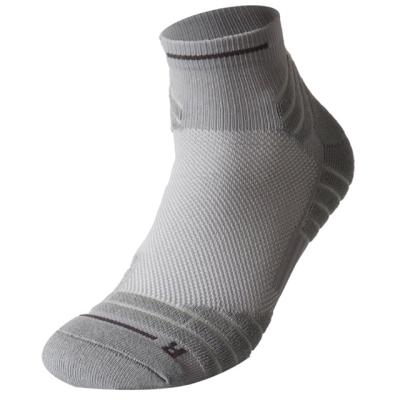 China Factory Wholesale Breathable Compression Sports Running Socks For Men And Women for sale