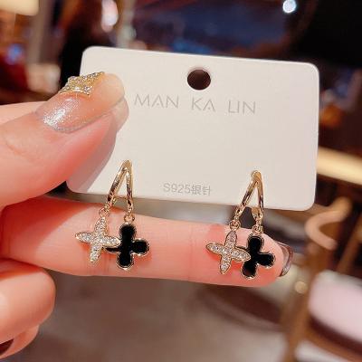 China Fashionable Temperament CLASSIC Silver Red Personality Diamond Flower Earrings Dongdaemun Net Needle Earrings Shape Earrings for sale