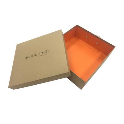 China Recycled materials customized high quality sock packaging box with handle, elegant kraft paper lid and base bag packing box for gift package for sale