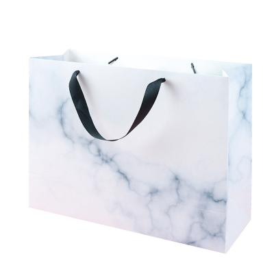 China 2019 Recyclable New Gift Paper Bag For Business Opportunity Gift With Customized Logo for sale