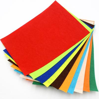 China 1mm Moth Proof Soft Felt Fabric Sheet Assorted Color Felt Package Diy Craft Squares Patchwork Polyester Felt Sewing Fabric for sale