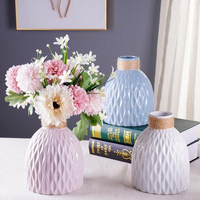 China New Christmas Small Ceramic Vase Home Decoration Handwork Decoration Living Room Table Minimalist Chinese Hotel Decoration for sale