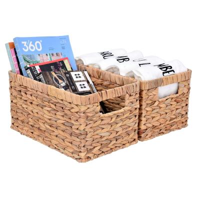 China Sustainable Water Hyacinth Storage Basket , Rectangular Wicker Basket With Integrated Handle for sale