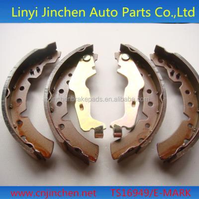 China 2017 hot selling OEM quality semi-metallic brake shoes for cars for sale