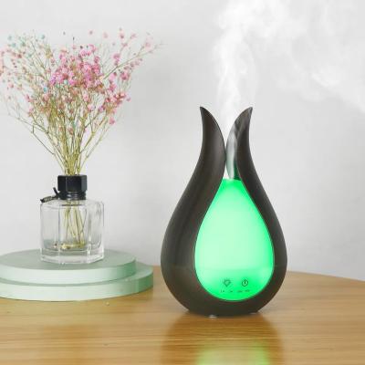 China Huishoudelijke aromatherapie machine Aroma diffuser 300ml capaciteit Draagbare mini ultrasone luchtbevochtiger met nachtlicht Te koop