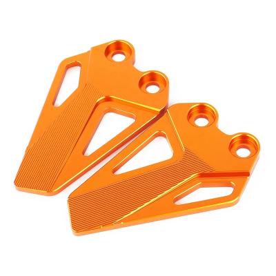 China CNC Aluminum For KTM DUKE 250 Motorcycle DUKE390 Duke250 Duke790 Rear FootPeg Set Heel Plates Guard Protector Accessories for sale