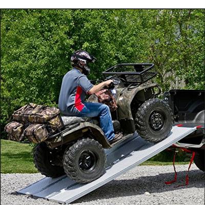 China Outdoor ATV Loading 2 Fold Lightweight Aluminum ATV Loading Ramps Motorcycle Truck Ramp for sale