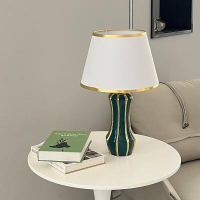 China Nordic Modern Luxury European Elegant Green Living Room Home Lamp Ceramic Table Lamp Farmhouse Decoration Table Lamp Bedside Table Lamp for sale