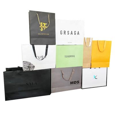 China Recyclable PB-32 Custom Sizes All Kinds Of Paper Packaging Bag Offset Printing Color Gift Bag for sale