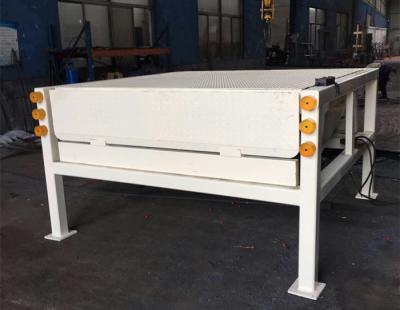 China Custom-made Free-Standing Frame 10T Hydraulic Electric Dock Leveler For Warehouse for sale