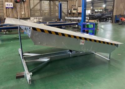 China 8000KG Warehouse Hydraulic Electric Dock Leveler With Hot Dipped Galvanized Surface for sale