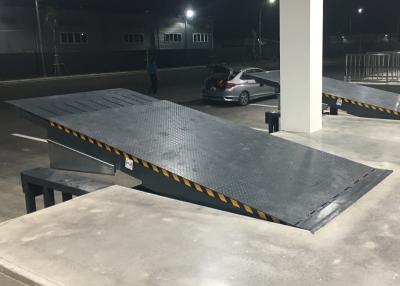 China Retractable Hydraulic Dock Ramp,Telescopic Lip Dock Leveler With Heavy-duty Load Capacity for sale