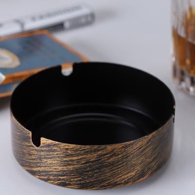 China Wholesale Hot Selling Retro Round Durable Metal Ash Tray Antique With Custom Logo for sale