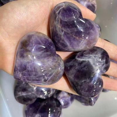 China Europe wholesale hand carved crafts natural folk amethyst feng shui stones healing crystals crystal heart for sale