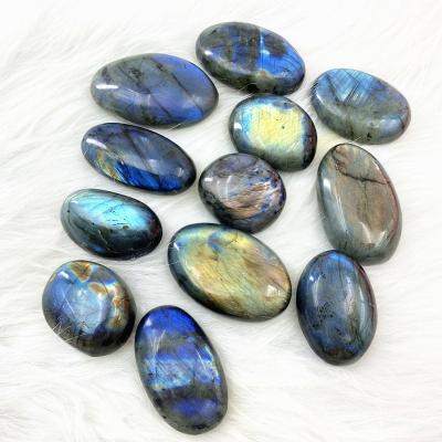 China Europe high quality folk crafts healing natural blue showy labradorite palm crystal stone for sale