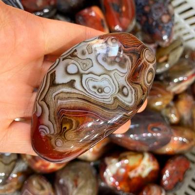 China Natural Feng Shui Stone Folk Crafts Healing Crystal Quartz Sardonyx Agate Palm Hot Selling From Europe for sale