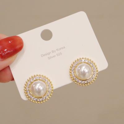 China Environmental Friendly Micro Zircon Pearl Inlay Earrings Light Up Luxury Superb Instant Gold Plated Pearl Earrings For Women for sale