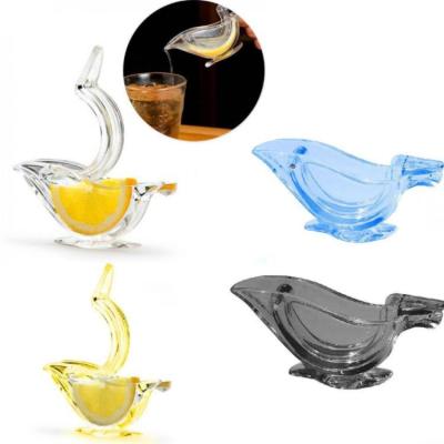 China Viable Portable Acrylic Transparent Fruit Squeezer Portable Acrylic Transparent Fruit Squeezer Slice Slice Lemon Squeezer Lemon Shape Manual Lemon Squeezer for sale