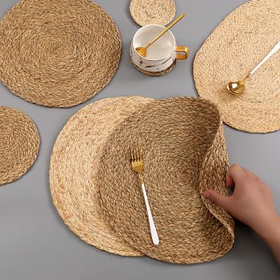 China Other Handmade Weave Non-slip Place Mat Coaster Corn Shell For Round Table Mats Pads Home Decor 0041 Table Dinner Insulation Pads for sale