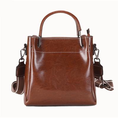 China Yuhong Waterproof Customized Woman Fashion High End Wholesale Designer Bucket Bag Large Capacity Shoulder Tote Bag Oil WaxLady Leather Bag for sale