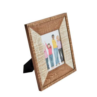 China Fanishable Wholesale Custom Size Home Office Bases Wooden Size MDF Europe Type Photo Frame for sale