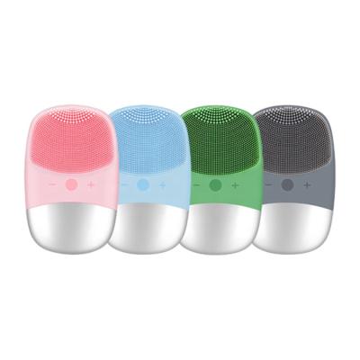 China Lulu Youth DEEP CLEANING USB Charging Mini Portable, Waterproof Ultrasonic Face Silicone Cleansing Brush for sale