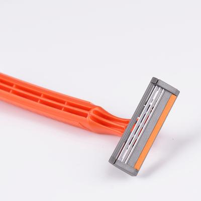 China Professional Disposable Triple Blade Maker Razor Shaving With Plastic Rubber Handle for sale