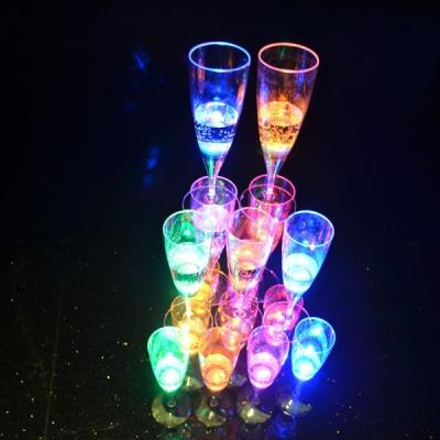 China Viable Beer/Wine/Cocktail Light Up Customized Logo Vintage Plastic Led Flashing Beverage Glass Cup For Valentine's Day for sale