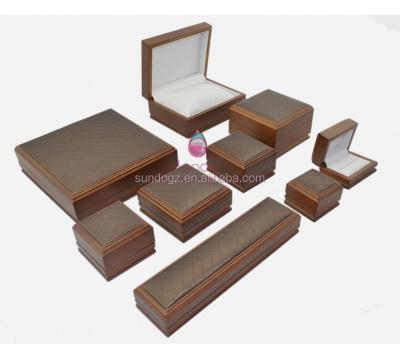 China Jewelry Packaging Customized Professional Wooden Jewelry Packaging Box for sale